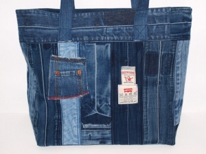 Jeanstasche Favorite Bag , Schultertasche aus used Jeans handgemacht, upcycling