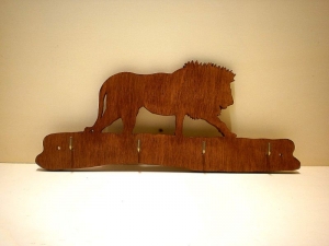 Schlüsselbrett Löwe aus Buchensperrholz mit Teakholzlasur