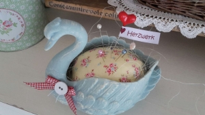 Zauberhafter Schwan ♥ Nadelkissen mit Zubehör