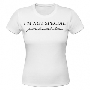 6868.180910.185418_special-edition-schwarz-auf-weies-t-shirt-vorne