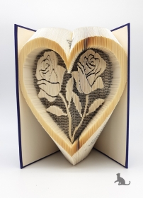 gefaltetes Buch mit ♥ Rosen ♥ mit festem Einband und einem schönen Dekoband verziert
