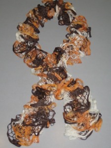 Modischer Rüschenschal, in den Farben orange-creme-braun 740.171213.221050_1374409709-86