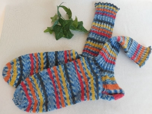 handgestrickte warme Socken in Gr. 40/41, bunt gestreift kaufen 