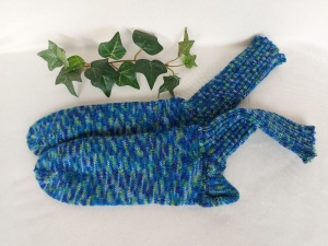 handgestrickte warme Socken in Gr. 42/43, grün/blau/weiß kaufen   
