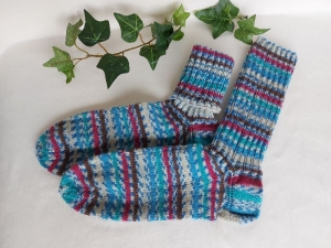 handgestrickte warme Socken in Gr. 44/45, bunt gestreift kaufen    