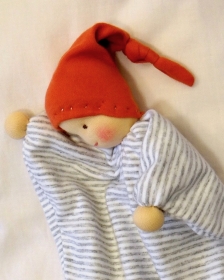 Stoffpuppe ca.20 cm Knotenpuppe Handarbeit hergestellt 2019 aus Naturmaterialien    