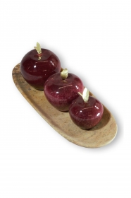 9605.190206.045353_presentationplate_and_three_red_apples_main