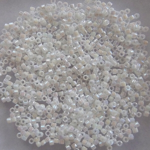 5 gr. Miyuki Delica, Zylinderperlen, white pearl ceylon, zum Herstellen gefädelter oder gehäkelter Schmuckstücke aus Glasperlen 9647.190330.215638_delicawhitepearlceylon